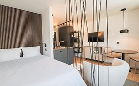Bob W Munich Schwabing